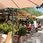 Tatil Evi L'ombre De La Glycine Du Golfe De Saint Tropez *