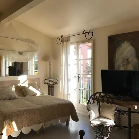 Holiday home L'ombre De La Glycine Du Golfe De Saint Tropez *
