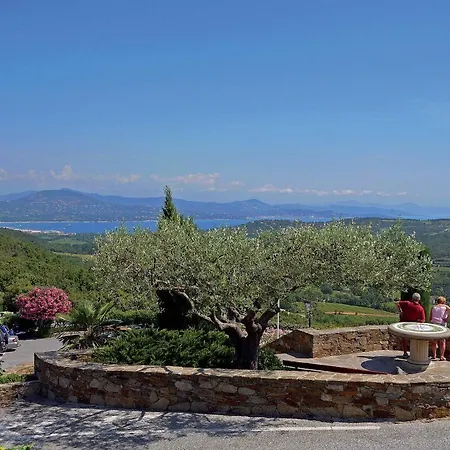 L'ombre De La Glycine Du Golfe De Saint Tropez Casa vacanze *