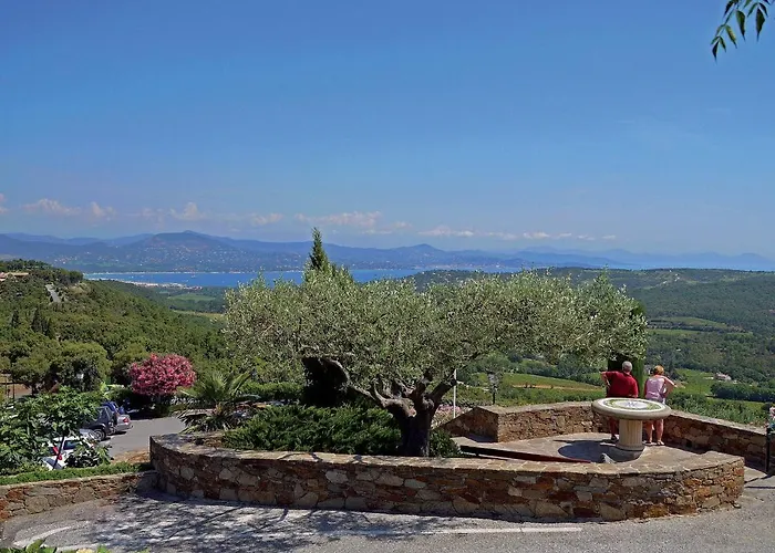 L'ombre De La Glycine Du Golfe De Saint Tropez Casa vacanze *