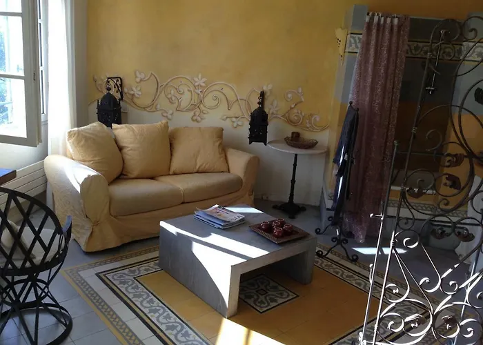 L'ombre De La Glycine Du Golfe De Saint Tropez Casa vacanze Gassin